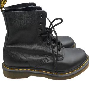 DR. MARTENS BLACK WOMEN'S LEATHER BOOTS sz 9 (as is)